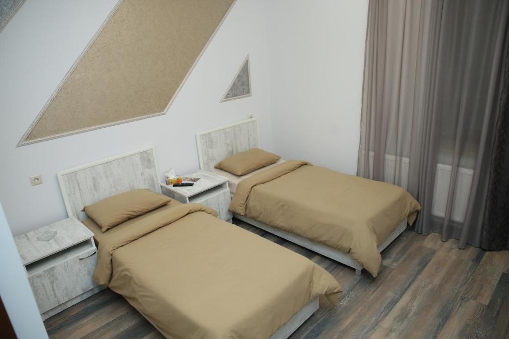 Gold Hotel