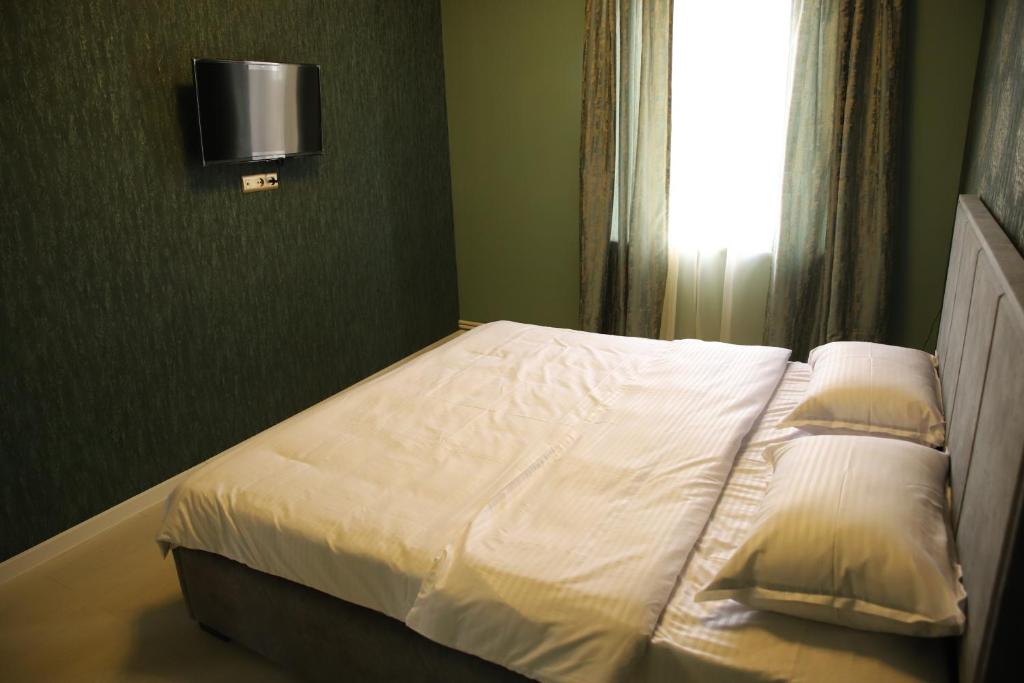 Gold Hotel