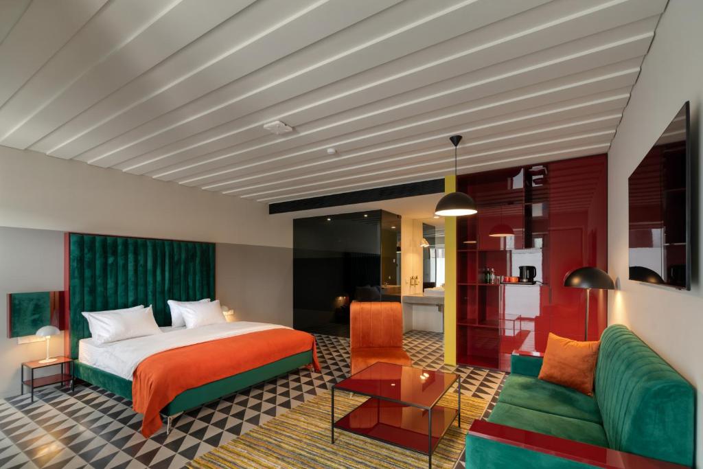 Manifest Hotel