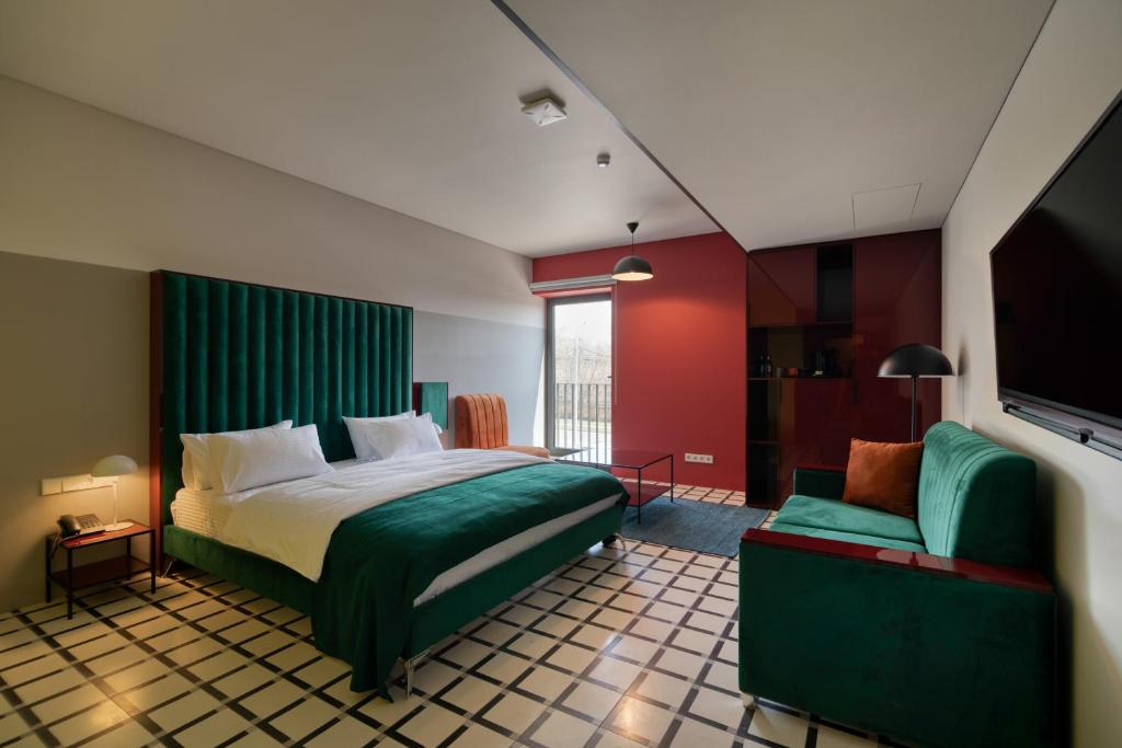 Manifest Hotel