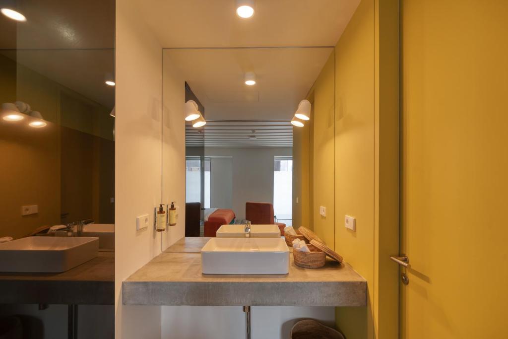 Manifest Hotel