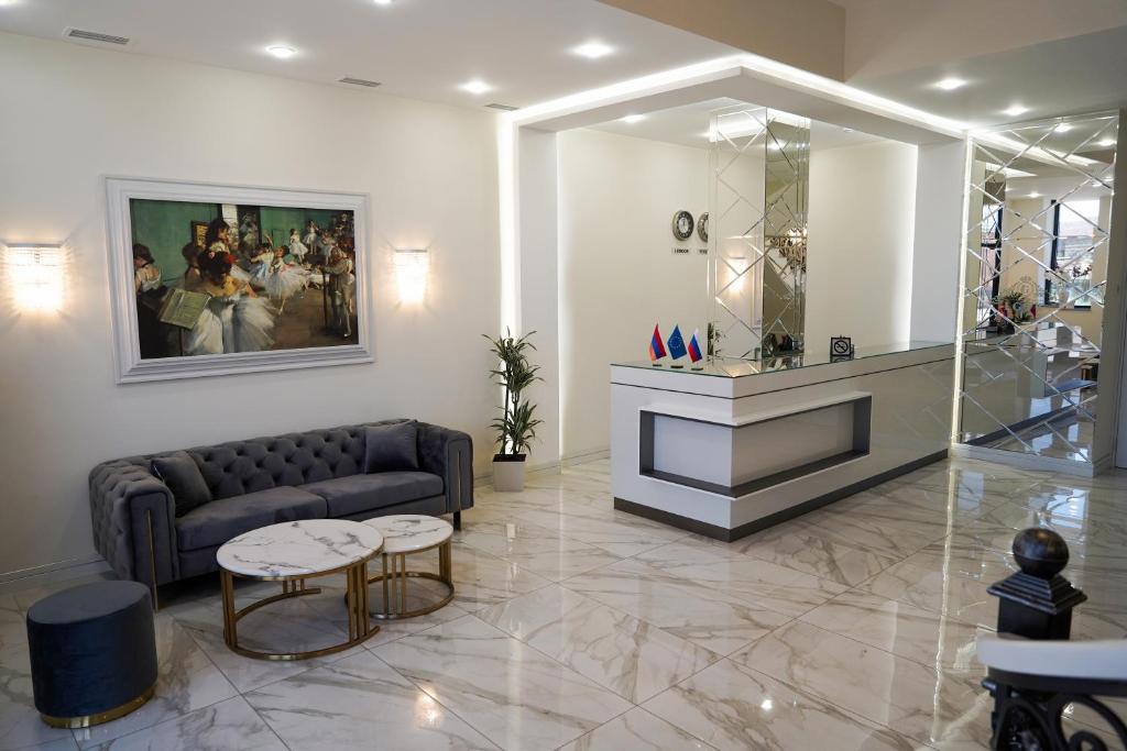 Igit Plaza Hotel