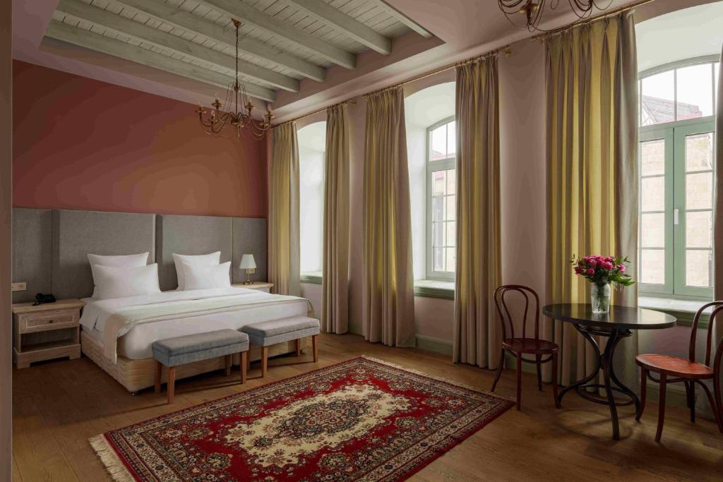 Grand Hotel